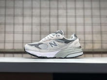 Load image into Gallery viewer, New pattern NEW BALANCE 993 men's jogging shoes Badminton Shoes