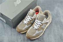 Load image into Gallery viewer, Superior quality NEW BALANCEX MSX90 Series women Shoes Retro Badminton Shoes