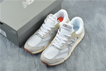 Load image into Gallery viewer, Superior quality NEW BALANCEX MSX90 Series women Shoes Retro Badminton Shoes