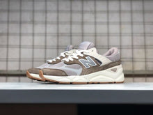 Load image into Gallery viewer, New women's shoes retro shoes casual shoes MSX90RPA Badminton Shoes