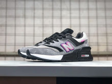 Load image into Gallery viewer, New M997NM retro women jogging shoes Badminton Shoes