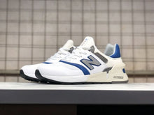 Load image into Gallery viewer, New M997NM retro women jogging shoes Badminton Shoes