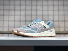 Load image into Gallery viewer, New Men's Retro Shoes MSX90RPA Badminton Shoes