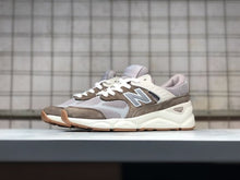 Load image into Gallery viewer, New Men's Retro Shoes MSX90RPA Badminton Shoes