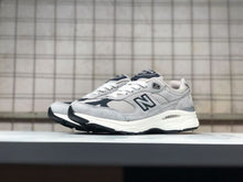 Load image into Gallery viewer, New 9919CV women's jogging shoes Badminton Shoes